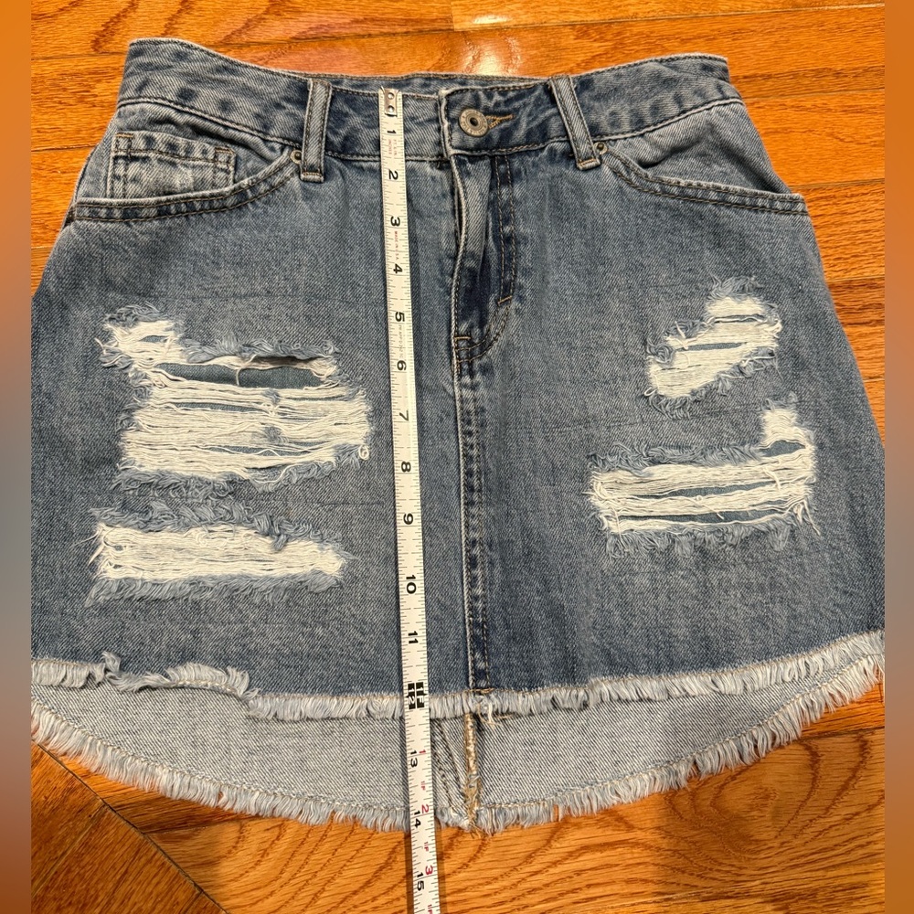 Vanilla Star Distressed Jean Mini Skirt Size 0. Worn twice.